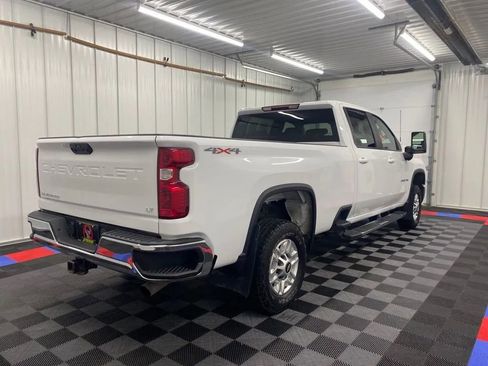 Used 2024 Chevrolet Silverado 2500 LT image 2