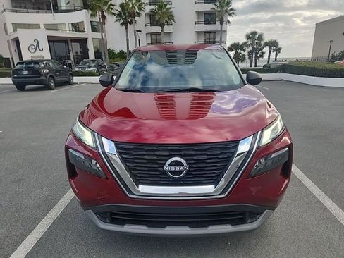 Used 2023 Nissan Rogue S image 2
