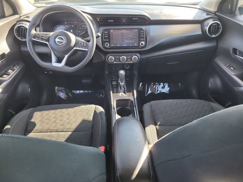 Used 2024 Nissan Kicks SV image 15