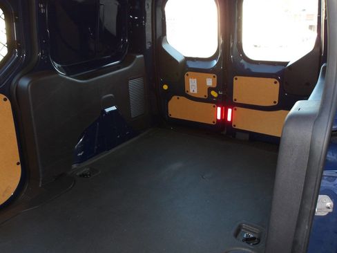 Used 2018 Ford Transit Connect XL image 25