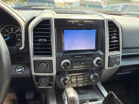 Used 2019 Ford F150 Lariat w/ Equipment Group 502A Luxury AWD/4WD image 5