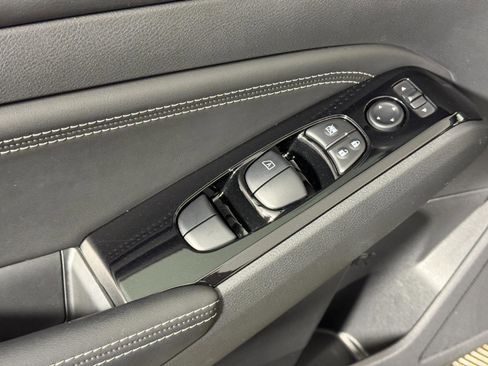 Used 2021 Nissan Altima 2.5 SV AWD/4WD image 16