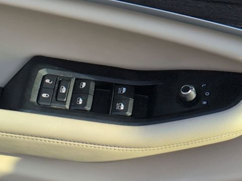 Used 2021 Jeep Grand Cherokee L Limited RWD image 19