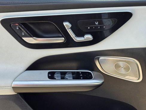 Used 2023 Mercedes-Benz GLC 300 4MATIC image 12