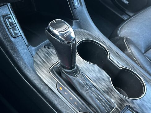 Used 2018 GMC Acadia SLT image 35