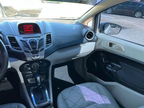 Used 2013 Ford Fiesta SE image 16