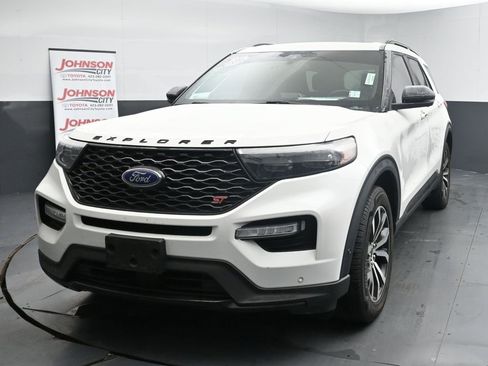 Used 2020 Ford Explorer ST w/ Premium Technology Package image 4