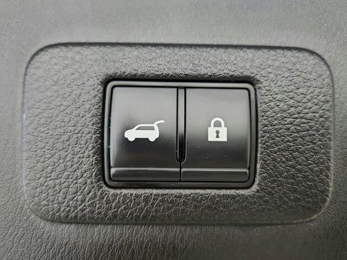 Used 2023 Nissan Armada SL image 41