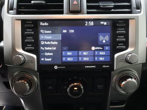 Used 2022 Toyota 4Runner SR5 Premium w/ Moonroof Package AWD/4WD image 28