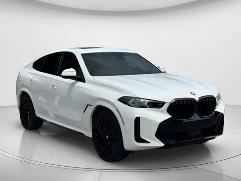 Used 2025 BMW X6 xDrive40i w/ Executive Package AWD/4WD image 3
