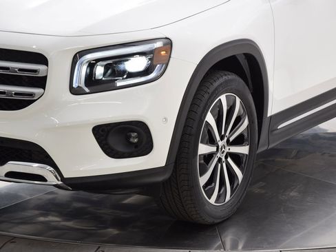 Used 2022 Mercedes-Benz GLB 250 4MATIC image 11