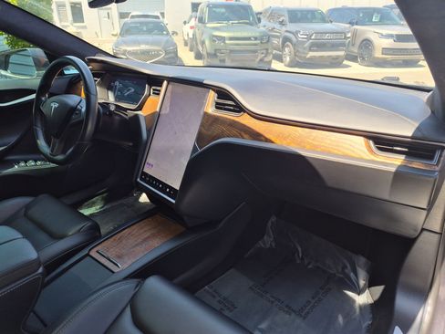 Used 2021 Tesla Model S AWD image 30
