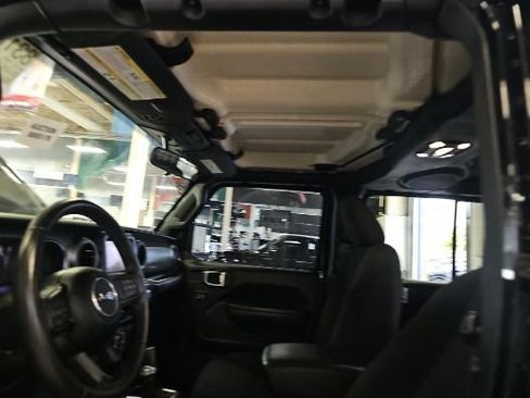 Used 2022 Jeep Gladiator Sport AWD/4WD image 5