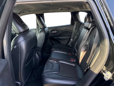 Used 2021 Jeep Cherokee Latitude Plus FWD image 11