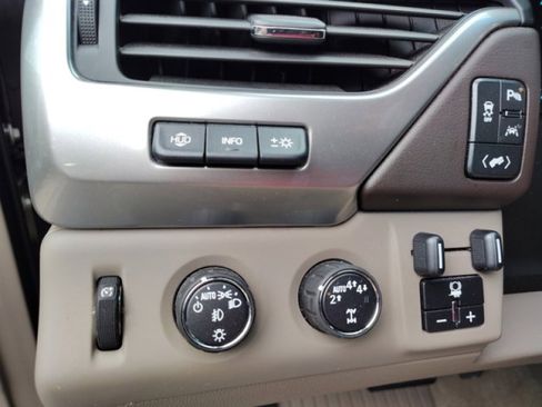 Used 2018 Chevrolet Tahoe Premier image 29