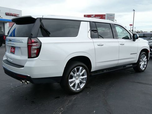 Used 2021 Chevrolet Suburban High Country w/ Premium Package AWD/4WD image 5