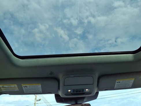 Used 2023 Ford Explorer XLT w/ Equipment Group 202A image 15