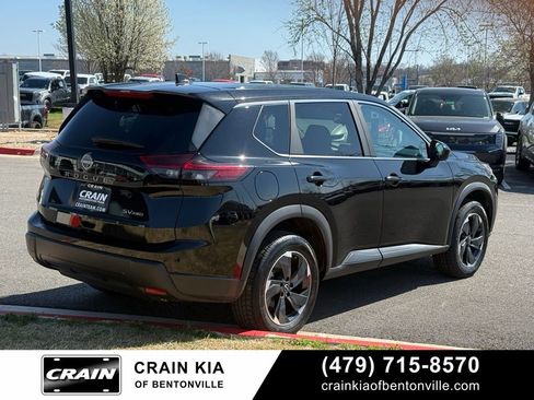 Used 2024 Nissan Rogue SV AWD/4WD image 8