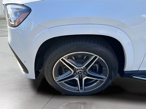New 2026 Mercedes-Benz GLS 450 4MATIC image 9