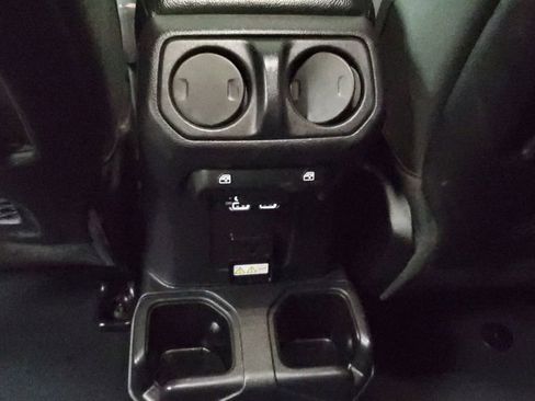 Used 2022 Jeep Wrangler Unlimited Rubicon image 13