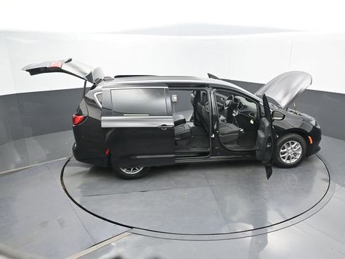 New 2025 Chrysler Voyager LX image 73