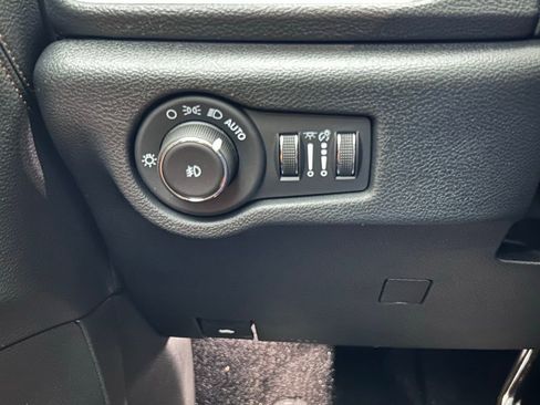 New 2026 Chrysler Pacifica Pinnacle image 29