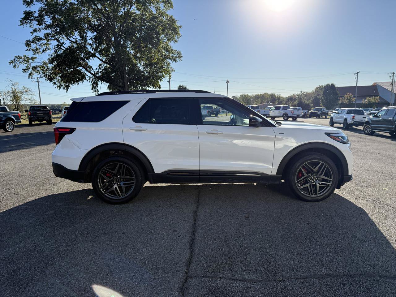 Used 2025 Ford Explorer ST-Line w/ ST-Line Street Pack AWD/4WD image 4