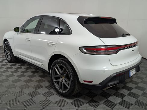 Used 2022 Porsche Macan image 3