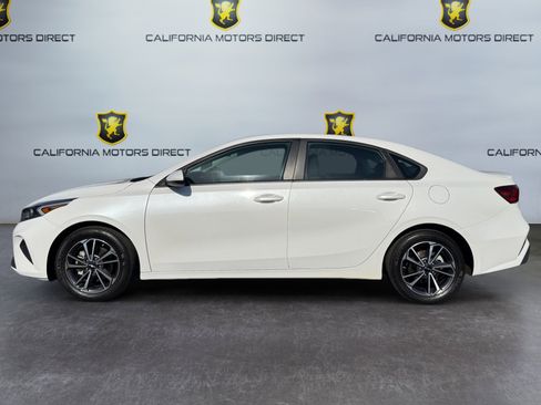 Used 2022 Kia Forte LXS FWD image 2