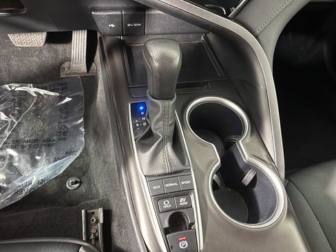 Used 2024 Toyota Camry LE image 31