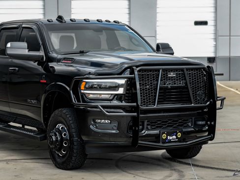 Used 2022 RAM 3500 Laramie w/ Night Edition image 26