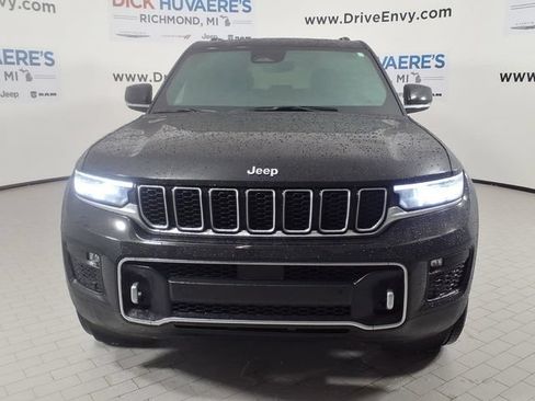Used 2023 Jeep Grand Cherokee Overland AWD/4WD image 2