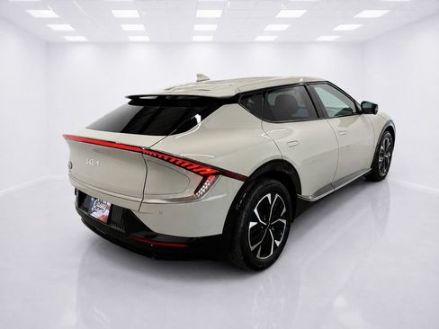 Used 2023 Kia EV6 Wind w/ Wind Technology Package AWD/4WD image 4