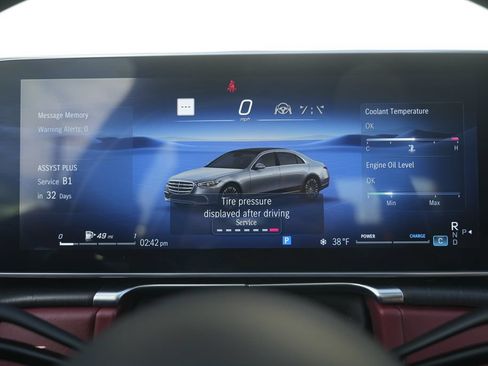 Used 2022 Mercedes-Benz S 580 4MATIC Sedan w/ AMG Line Package image 58