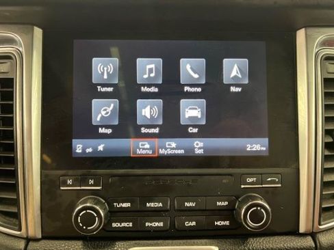Used 2018 Porsche Macan AWD/4WD image 26