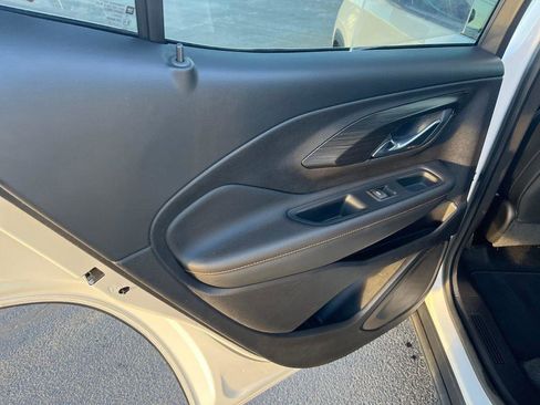 Used 2018 GMC Terrain SLT image 19