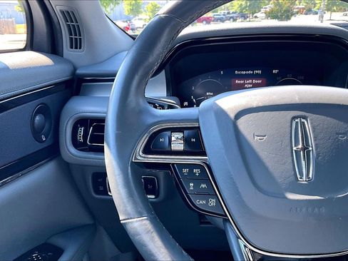 Used 2021 Lincoln Nautilus Reserve FWD image 11