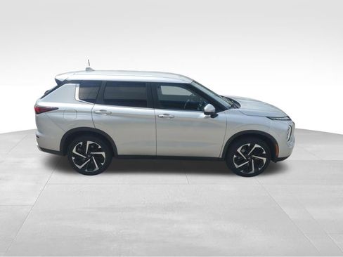 Used 2024 Mitsubishi Outlander SE image 7