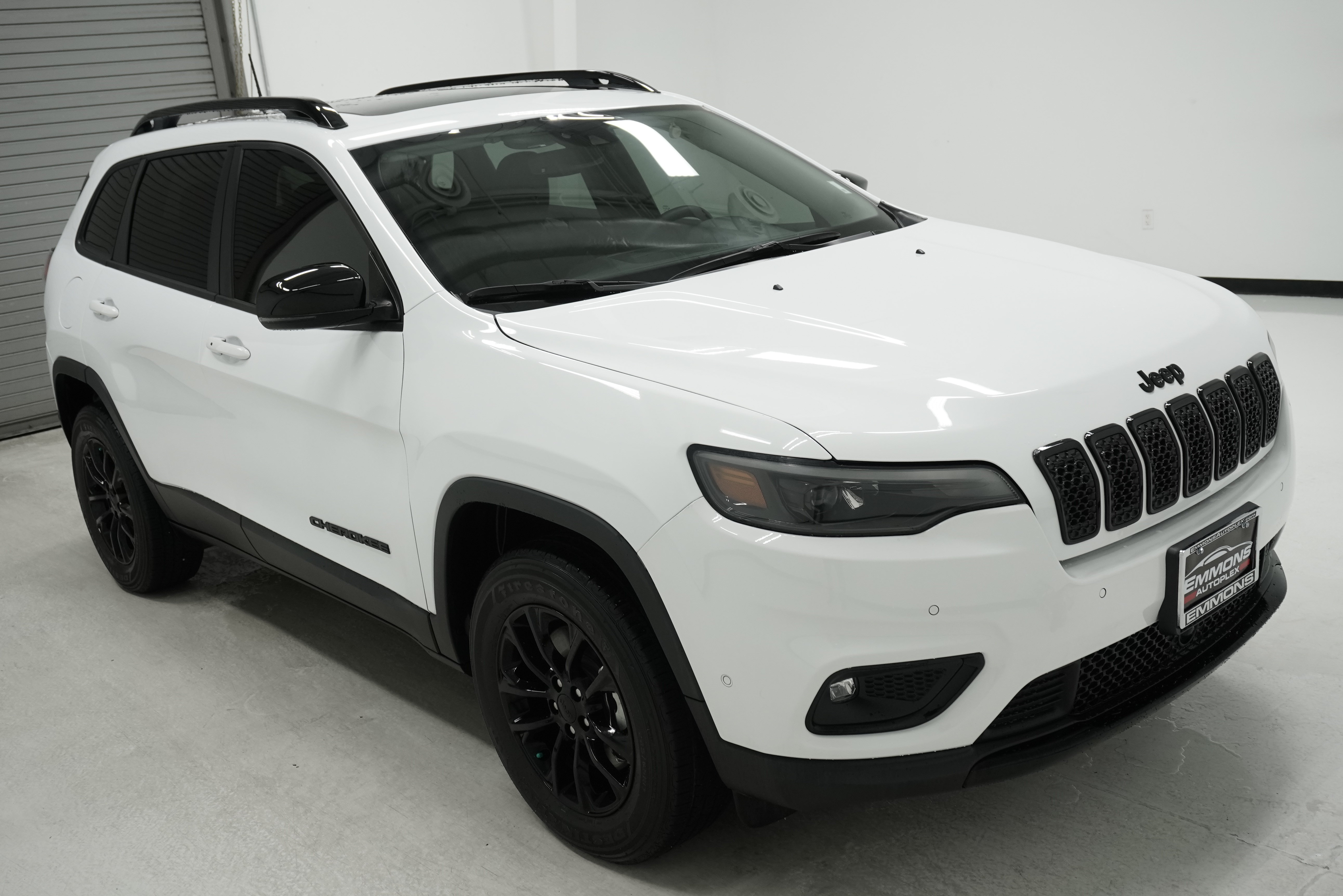 Used 2023 Jeep Cherokee Altitude Lux w/ Lux Elite Package AWD/4WD image 3