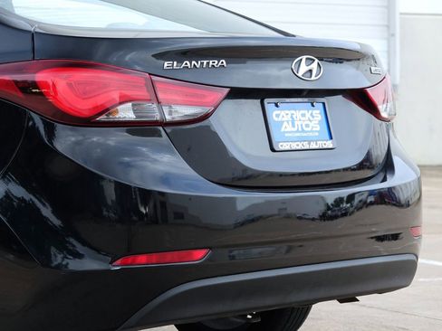 Used 2016 Hyundai Elantra Limited w/ Option Group 04 FWD image 32