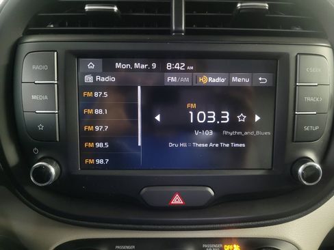 Used 2025 Kia Soul LX image 25