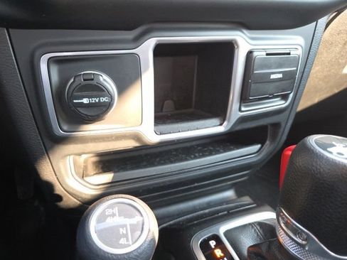 Used 2018 Jeep Wrangler Unlimited Sport AWD/4WD image 17