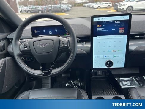 Certified 2025 Ford Mustang Mach-E GT image 18