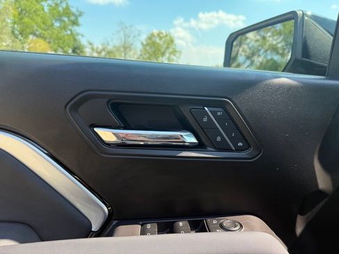 Used 2026 Chevrolet Colorado Z71 w/ Technology Package AWD/4WD image 25