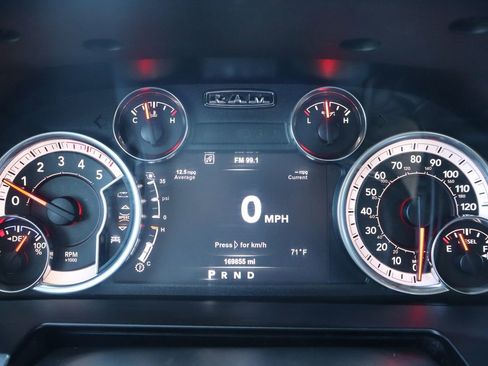 Used 2018 RAM 2500 Laramie w/ Sport Appearance Group AWD/4WD image 34