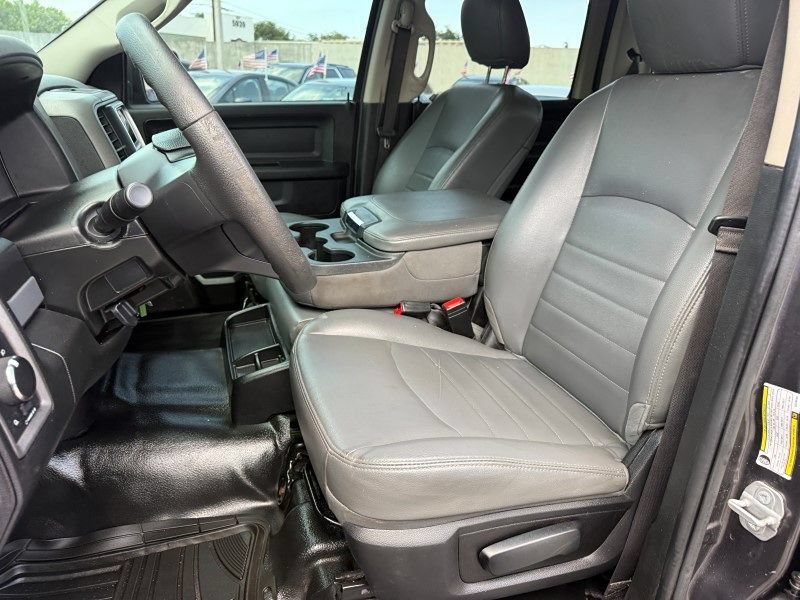 Used 2020 RAM 1500 Tradesman w/ Chrome Appearance Group AWD/4WD image 13