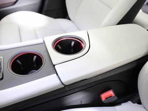 Used 2021 Porsche Taycan 4S image 32