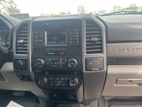 Used 2019 Ford F250 XL w/ Power Equipment Group AWD/4WD image 15
