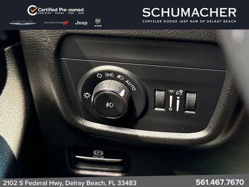 Certified 2024 Jeep Grand Cherokee Limited AWD/4WD image 28