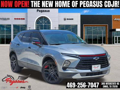 Used 2024 Chevrolet Blazer LT w/ Sound & Technology Package FWD image 1